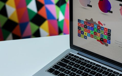 中国信通院：2025年12月国内市场手机出货量2447.3万部 同比下降29.1%