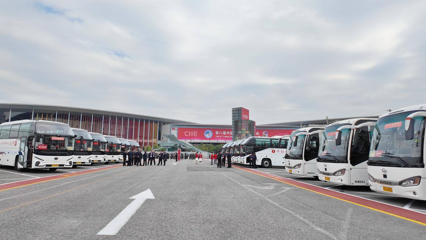 八年护航，使命在肩！苏州金龙硬核品质服务进博会为中国智造添彩