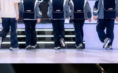 延续对LPL不败记录！《英雄联盟》S15 T1零封TES：决赛成韩国内战