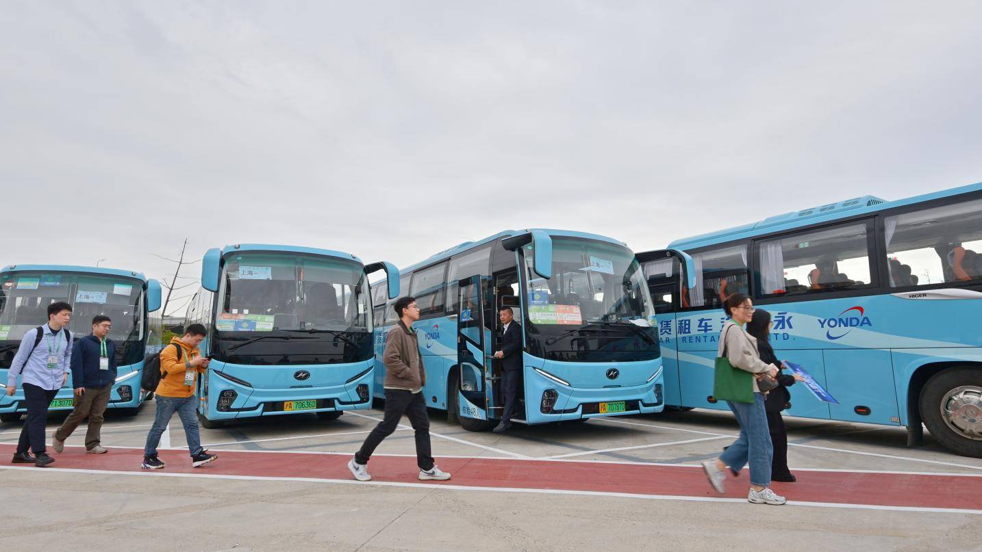 八年护航，使命在肩！苏州金龙硬核品质服务进博会为中国智造添彩