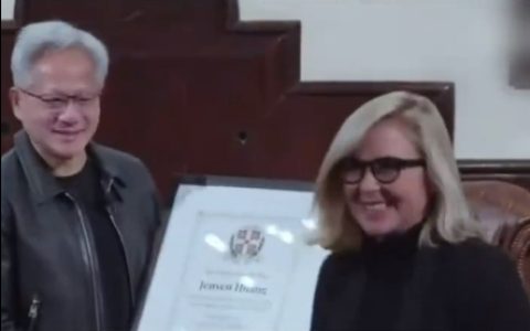 黄仁勋预言未来AI颠覆性能力：人类可直接与蛋白质“对话”