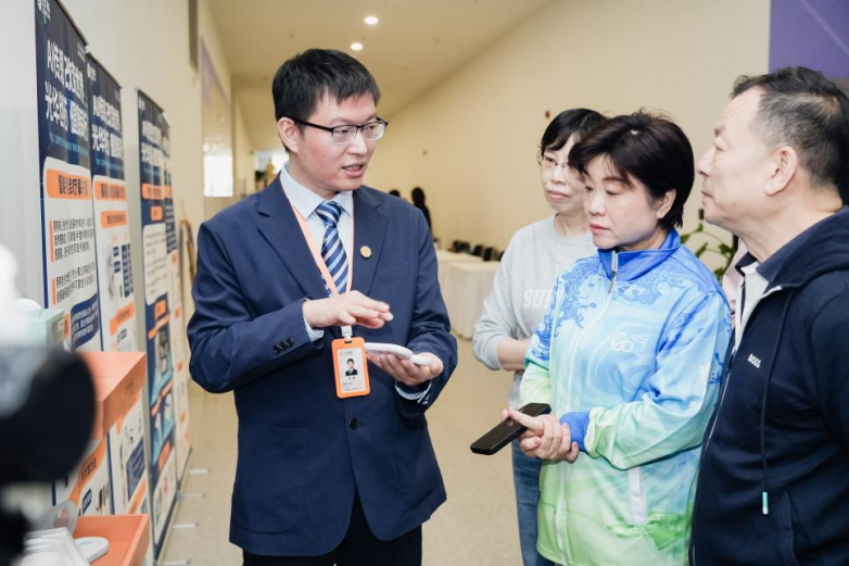 超组装薄膜技术亮相“光华创芯杯”，重塑智能运动健康监测新标准