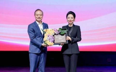 腾势第30万辆D9交付 “九球天后”潘晓婷成为车主