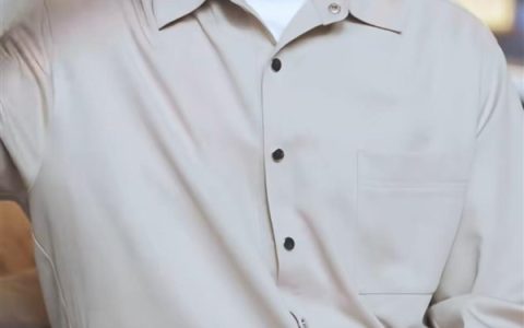 71岁成龙开通小红书账号：视频发布4小时涨粉超15万