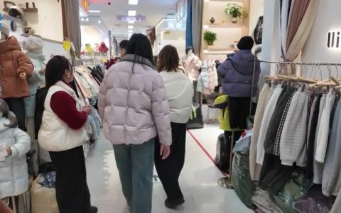 冬装直接半价！杭州四季青开启年末大促，能试穿还能砍价