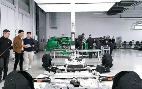 胡锡进谈雷军拆车直播：回归本源 回归专业