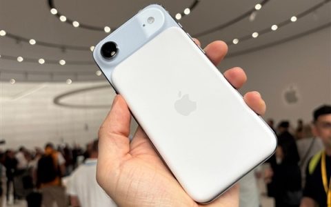 苹果客服回应降价iPhone Air疑为库存机：产品不是先订单后生产 时间会有出入