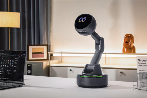 全新形态超乎想象！联想展示AI Workmate概念机：打工人的桌面搭子