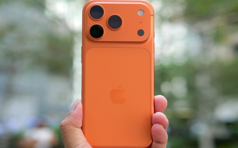 苹果为应对AI企业挖角 向iPhone设计师发放罕见奖金