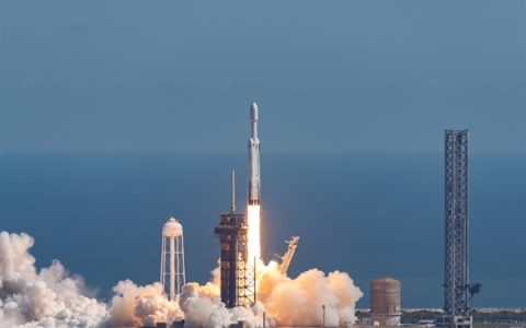 SpaceX高管薪资曝光：总裁一年8580万美元 马斯克只拿5万多