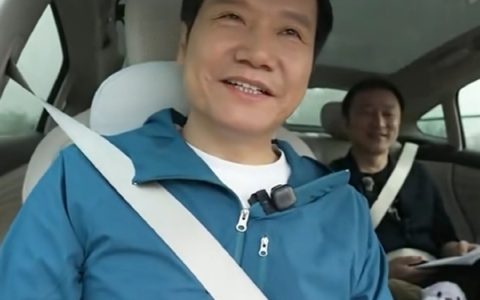 雷军15小时直播小米SU7从北京到上海 网友喊话太拼 雷军：我是被逼的