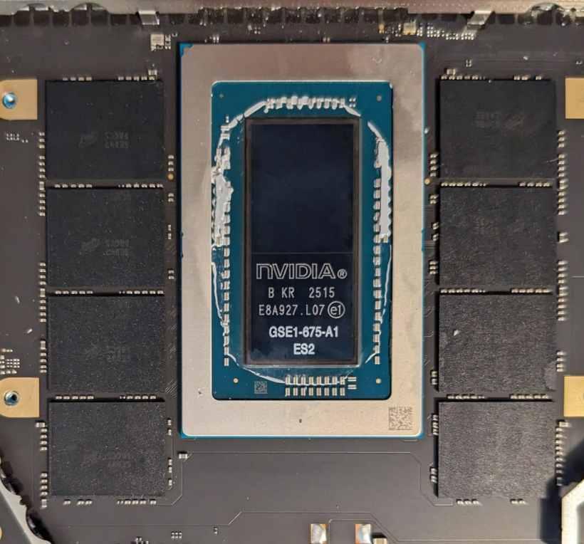 微软Surface Laptop Ultra曝光：128GB内存笔记本要跑千亿模型