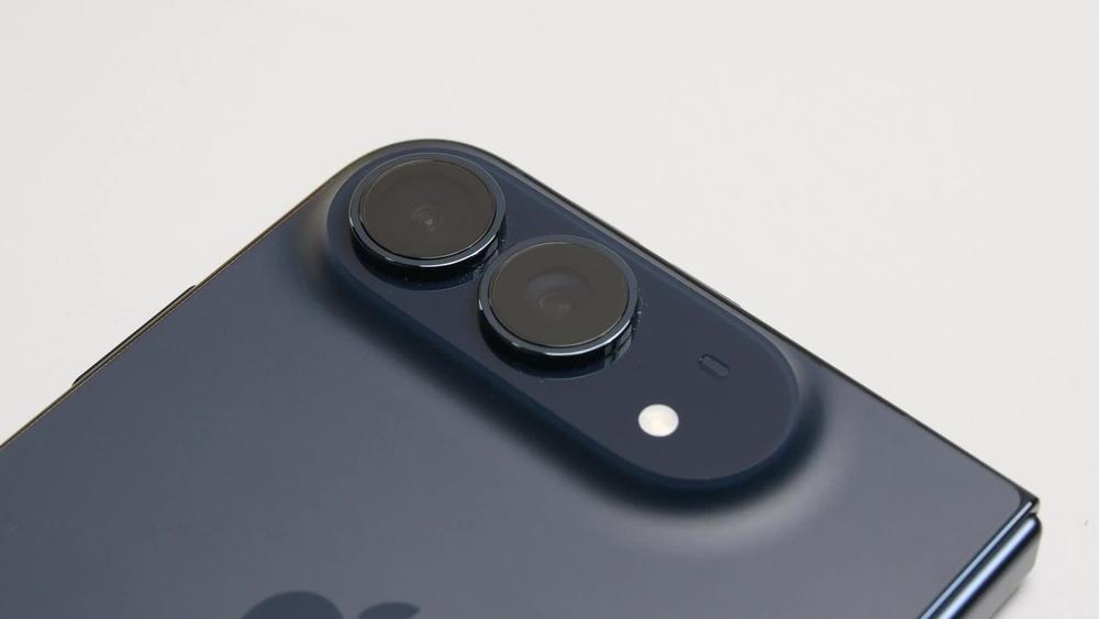 iFixit 拆解 iPhone Duo：可维修性 5 分创折叠屏纪录，锁定内屏亮线诱因